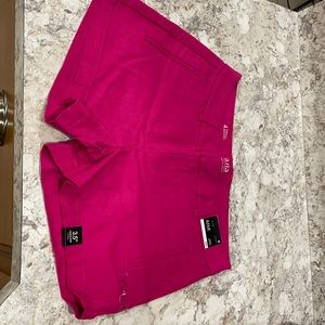 Ana 3.5 inseam short NWT size 4